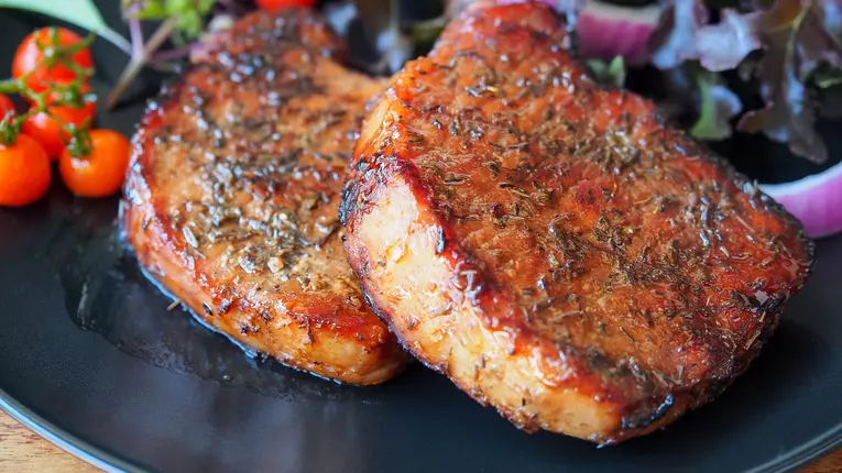 Cotlete de porc glazurate cu miere