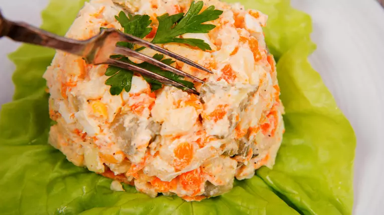 Salata de cruditati cu piept de pui