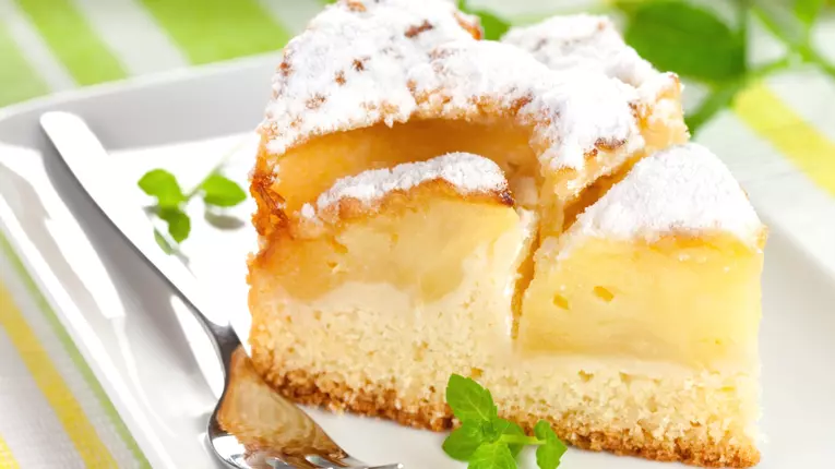 Prajitura iugoslava cu mere si vanilie