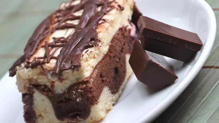 Prajitura „Valurile Dunarii” cu visine si ciocolata