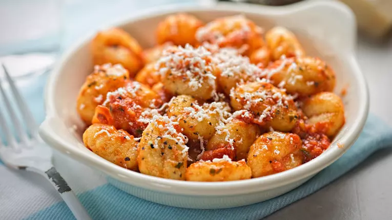 Paste din cartofi – Gnocchi cu sos de rosii