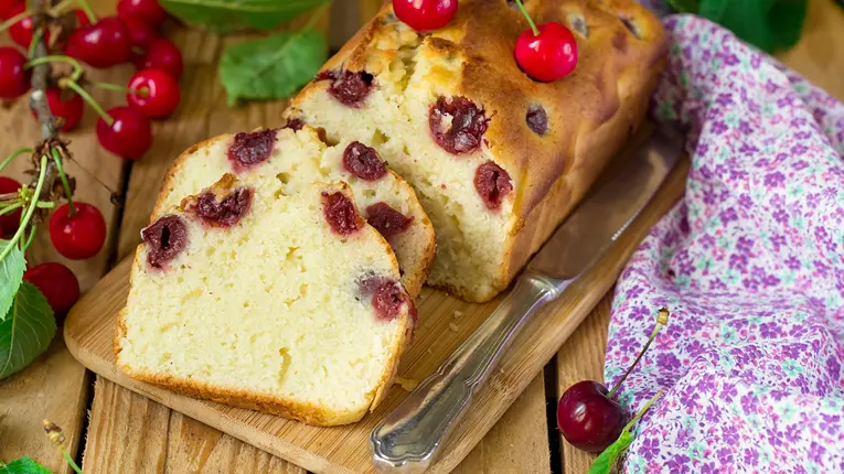 Chec pufos cu cirese