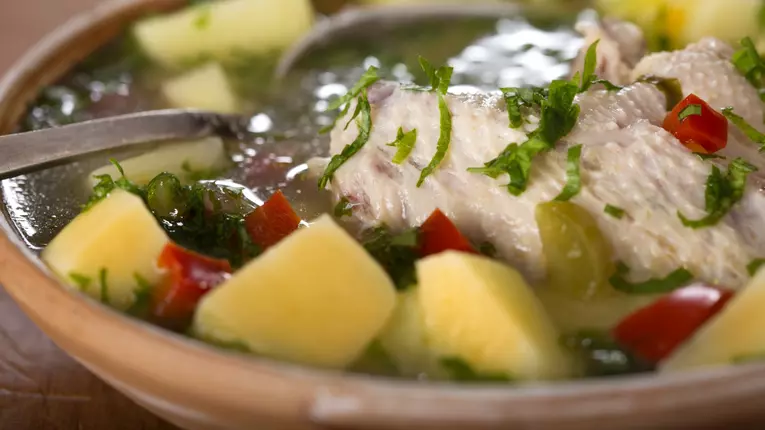 Ciorba taraneasca de pui