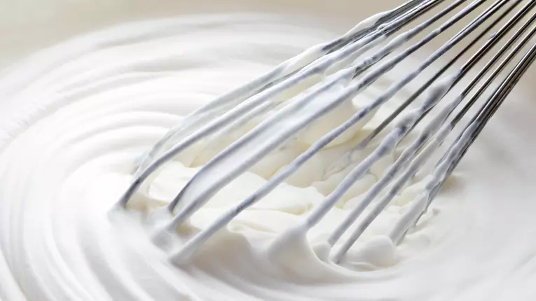 Cum faci frisca din lapte