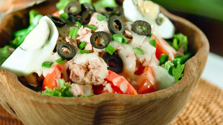 Salata cu ton si cartofi