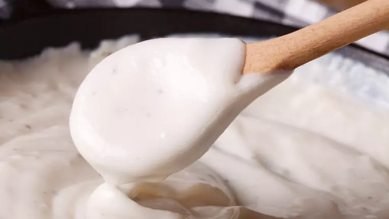 Cum obtii cel mai bun sos bechamel, fara cocoloase