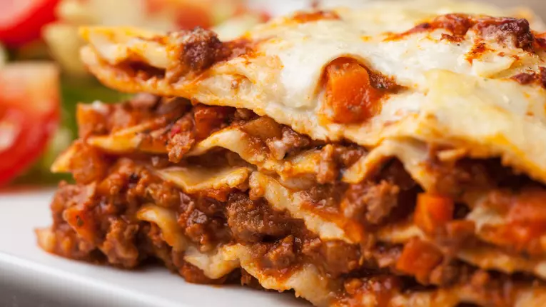 Lasagna cu sos Ragu, dupa reteta originala