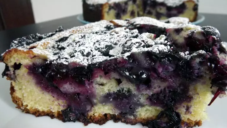 Tort rapid cu afine si lamaie