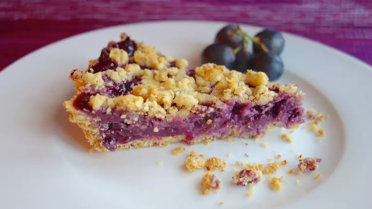 Placinta cu struguri negri