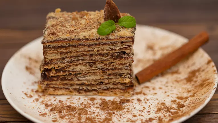 Prajitura cu foi si crema de ciocolata