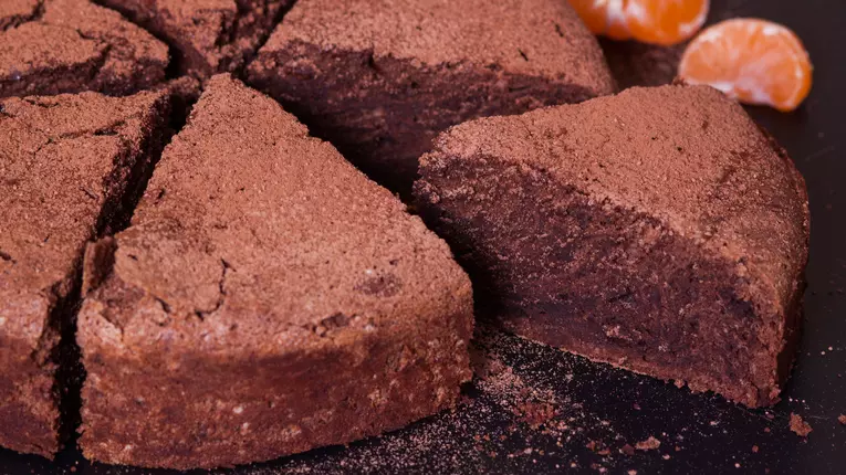 Tort de ciocolata „noroios”