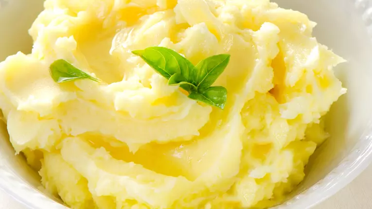 Cum pregatesti cel mai cremos piure de cartofi