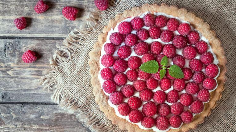 Tartă de ciocolată albă cu zmeură