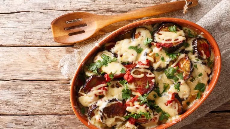 Briam, ghiveci grecesc de legumă după rețeta lui Jamie Oliver