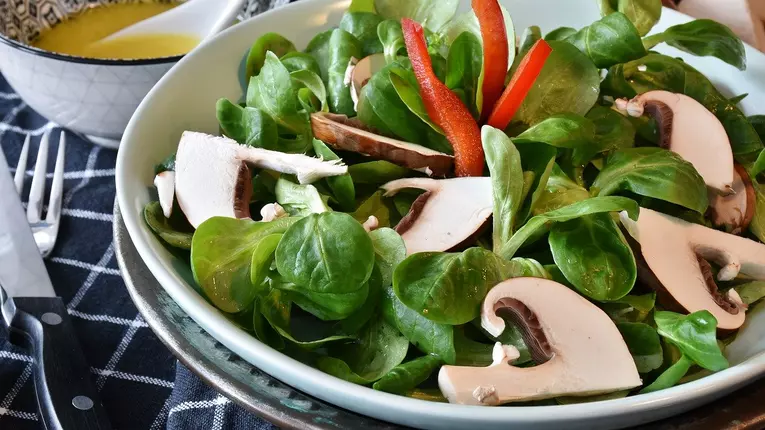 (P) Ce trebuie să știi despre mâncarea raw vegan