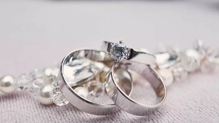 (P) Cum alegi inele din argint perfecte pentru viitoarea mireasă!