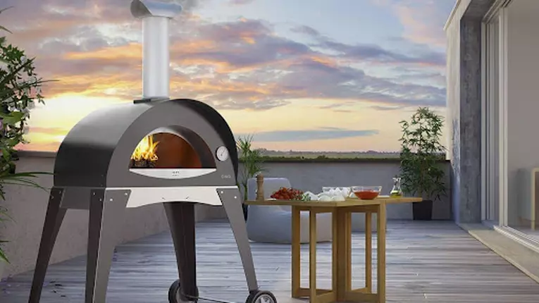 De ce să comanzi pizza când ți-o poți face la tine acasă în noile cuptoare italiene