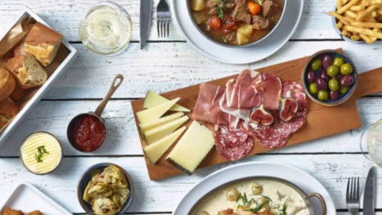 Tot ce ai nevoie pentru un grătar perfect în natură