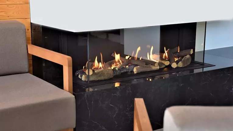 Șemineul pe gaz – combinația ideală dintre puterea calorică și design-ul fermecător