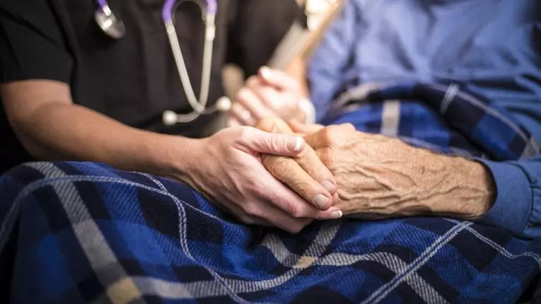 Un cămin de bătrâni care oferă servicii de calitate pentru nevoile seniorilor!