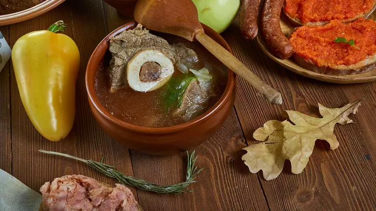 Cum să pregătești o ciorbă de văcuță delicioasă: 3 sfaturi