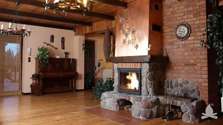 <strong>Înfrumusetează-ți casa cu fermecătoarele șeminee din cărămidă de la PEFOC!</strong>