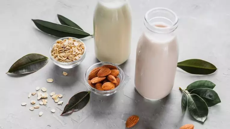 3 tipuri de lapte vegetal și ce trebuie să știi despre ele
