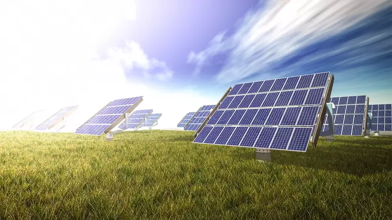 Sistemele fotovoltaice pentru locuință – o investiție care îți poate schimba viața