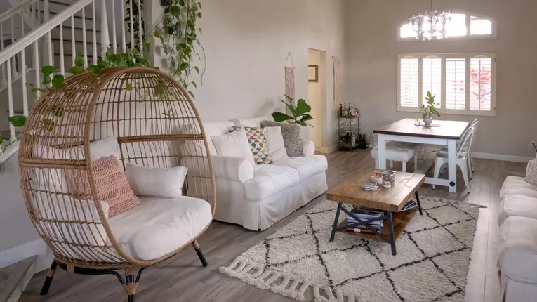 Cum să maximizezi spațiul și confortul în livingul tău