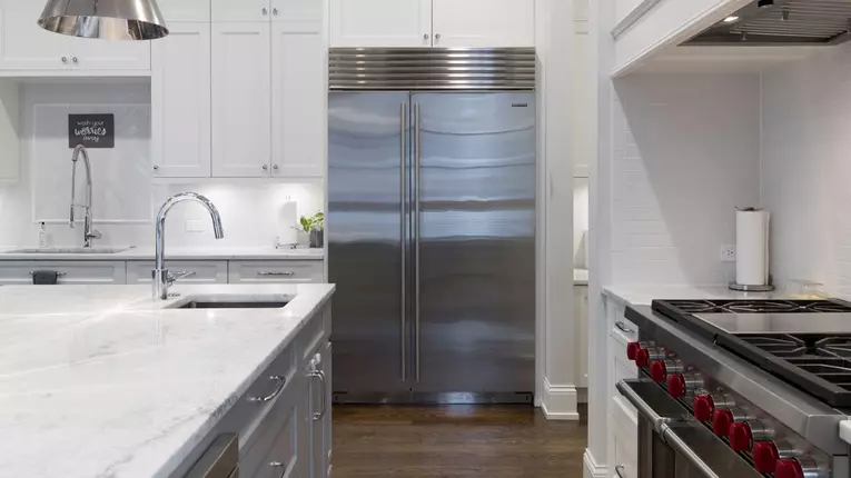 Plănuiești să-ți iei un frigider nou? Descoperă 5 criterii în funcție de care să-l alegi!