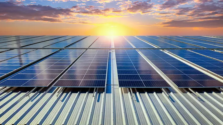 Cum să alegi corect accesoriile pentru prinderea acoperișului din tablă