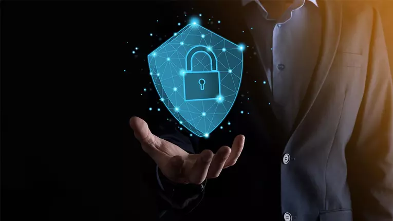 Te vede, te aude, dar nu-ți bate la ușă