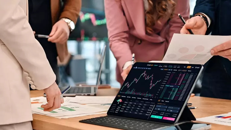 Rolul unui broker de asigurări în alegerea celei mai bune polițe