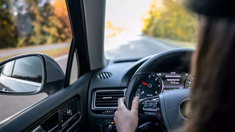 Soluția modernă pentru mobilitate și confort adusă de serviciile de închirieri auto