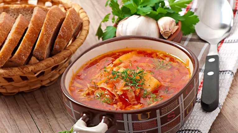 Masa de prânz perfectă: 5 Trucuri ca să mănânci sănătos și gata în maxim 30 de minute