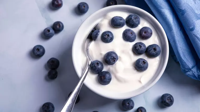 Șase motive pentru care e bine să mâncăm iaurt grecesc în fiecare zi