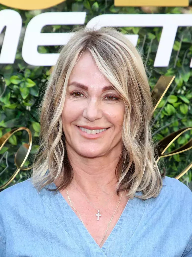 hepta_4853369-766x1024-1