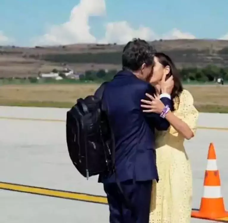 nicusor-dan-sarut-mirabela-gradinaru1