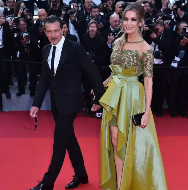 Antonio Banderas si Nicole Kempel, pe covorul roșu la Cannes, în 2017