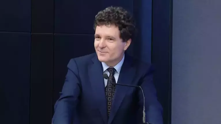 Amendă pentru comercianții care nu acceptă înlocuirea produselor cu probleme. Legea a fost promulgată de Nicușor Dan