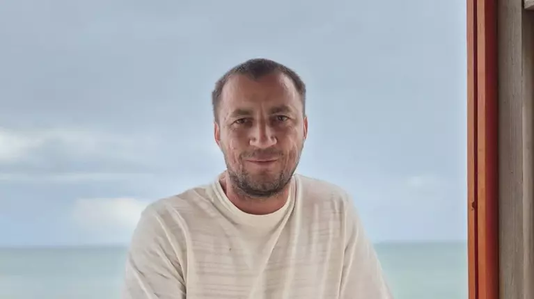 Marian Godină s-a angajat cu contract de muncă. Ce replică le-a dat celor care l-au criticat: „S-au supărat unii că cerșesc”