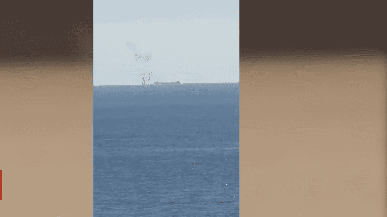 Alertă în Marea Neagră: O navă a fost atacată de drone în apropierea platformei petroliere „Pescăruș”. Doi marinari au murit