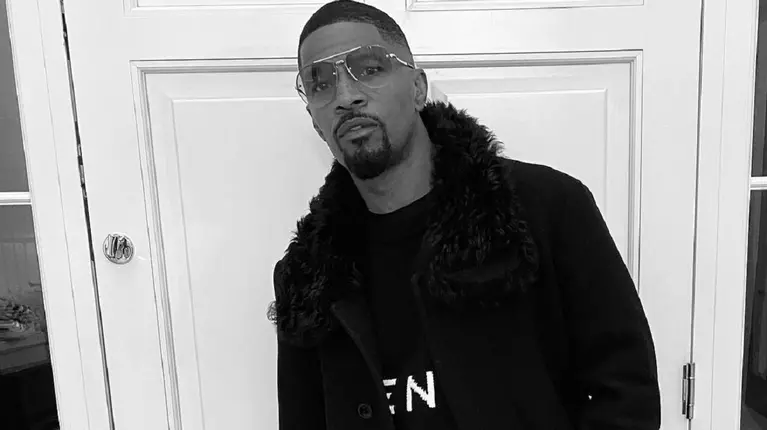 Jamie Foxx este încă internat, de aproape o lună. Apropiații le cer fanilor să se roage pentru el