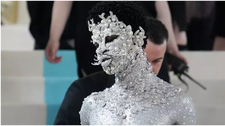 Lil Nas X, apariție socantă la Met GALA. Artistul vine la București la SAGA Festival pe 23 iunie