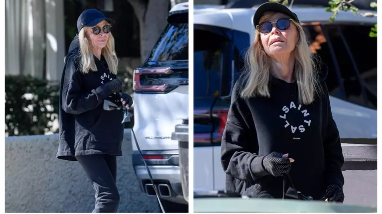 A cucerit Hollywoodul cu frumusețea ei, dar astăzi abia dacă o mai recunoști! La 83 de ani, legendara actriță a fost surprinsă pe străzile din L.A. / Foto