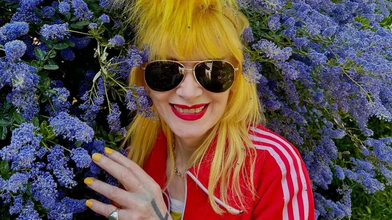 Doliu în lumea modei. A murit Pam Hogg, "regina nonconformistă a modei scoțiene"