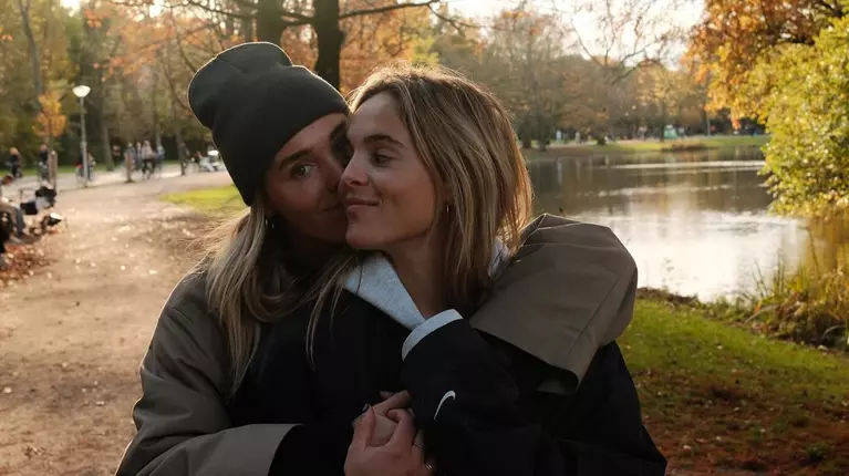 Jill Roord și Pien Sanders au confirmat că formează un cuplu printr-un pictorial incendiar. Sportivele și-au încheiat relațiile de lungă durată pentru a fi împreună