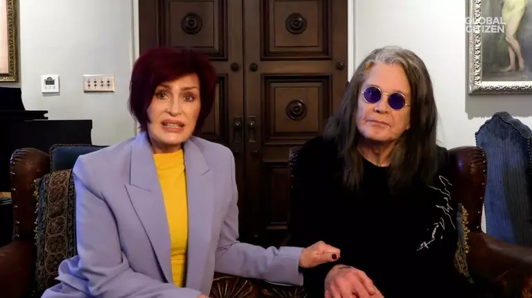 Ozzy Osbourne a murit în timp ce făcea sport. Sharon, soția lui, a făcut dezvăluiri șocante despre ultimele cuvinte ale artistului: „L-aș fi ținut mai strâns”