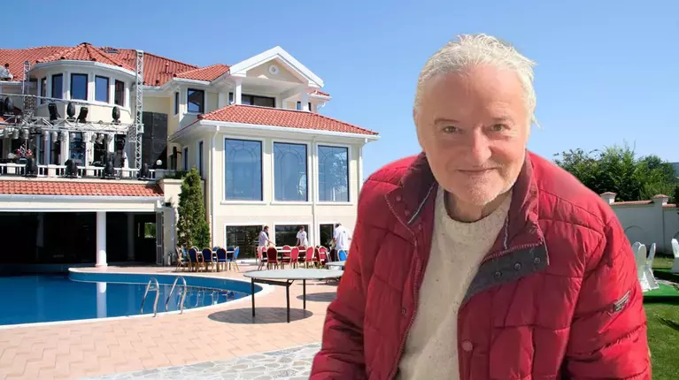 Vila din Izvorani a lui Irinel Columbeanu și-a pierdut gloria de altădată. Imagini desprinse din filmele de groază cu fosta reședință a omului de afaceri