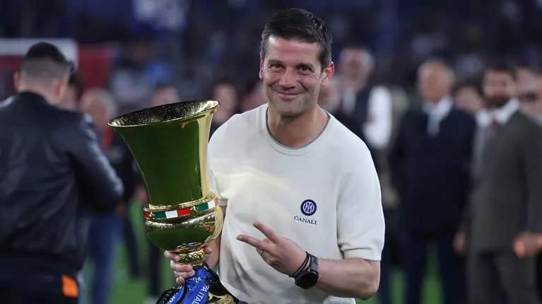 Cristi Chivu, imagine de colecție cu soția și fiicele lui, după ce a câștigat Cupa Italiei cu Inter Milano